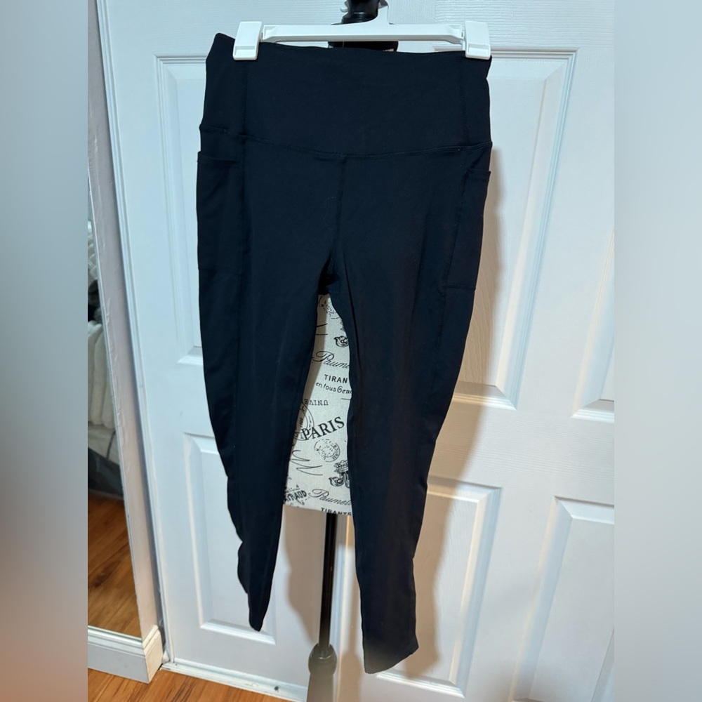 Black leggings medium $5 final